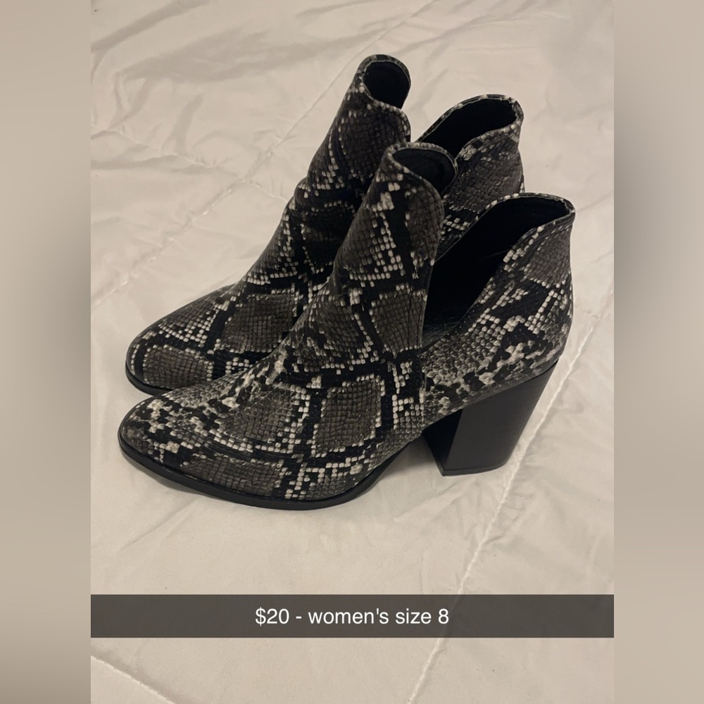 Ankle booties